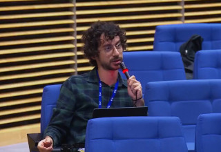 העיתונאי האיטלקי שפוטר (צילום: צילום מסך)