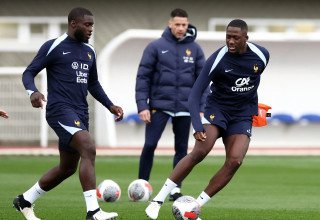 איברהימה קואנטה לצד דאיו אופמקאנו, נבחרת צרפת (צילום: GettyImages)