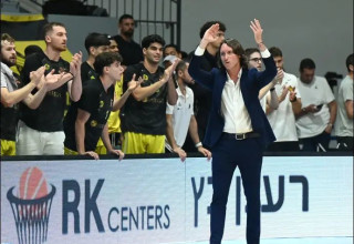 הקאמבק מתחיל בכפר בלום. אליצור נתניה (צילום: ברני ארדוב)