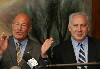 בנימין נתניהו וארנון מילצ'ן (צילום:  David Silverman/Getty Images)