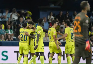 שמטו ניצחון. שחקני ויאריאל (צילום: GettyImages, JOSE JORDAN/AFP)