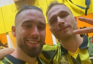 גלזר עם ארד (צילום: אתר רשמי, ההתאחדות לכדורגל)