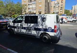 ניידת משטרה בזירת הרצח בבת ים (צילום: דוברות משטרת ישראל)