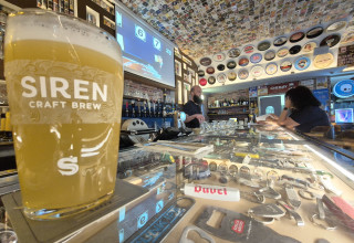 מלצר (צילום: ניר קיפניס)