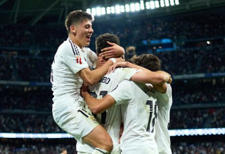 שחקני ריאל מדריד חוגגים. עונת 2024/25 (צילום: Angel Martinez)