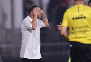 ברק בכר מאמן מכבי חיפה (צילום: מאור אלקסלסי)