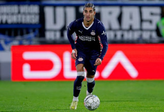 תאי עבד במדי מילואי פ.ס.וו איינדהובן (צילום: Soccrates Images)