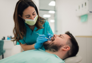 דלקת חניכיים. סיכון מוגבר למוח (צילום: שאטרסטוק)