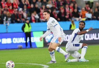 שחקני ההתקפה של ישראל בקושי נגעו בכדור ולא הורגשו (צילום: אודי ציטיאט)