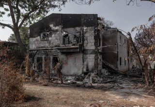הרס לאחר הטבח בבארי (צילום: חן שימל)