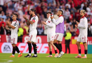 שחקני סביליה. בקרוב יעברו לידיים חדשות? (צילום: Fran Santiago / Stringer)