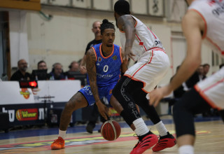 ג'ורדן פלויד, מכבי רמת גן (צילום: אתר רשמי, שקד אבן, באדיבות מכבי קבוצת כנען רמת גן)