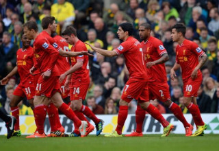 שחקני ליברפול עונת 2013/14 (צילום: Michael Regan)