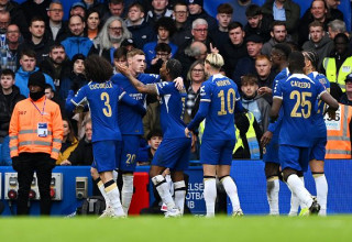 שחקני צ'לסי חוגגים בעונת 2023/24 (צילום: Mike Hewitt)