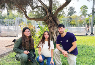 משמאל לימין ים צרפתי, עופר צידקיאלי וכליל לנדסמן  (צילום: פרטי)