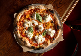 פיצה בורטינה - פומו (צילום: אסף קרלה)