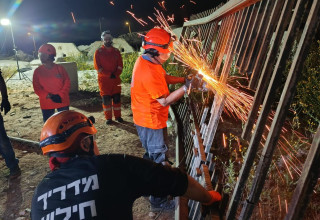 מתנדבי יחידת החילוץ העירונית של עיריית חיפה (צילום: דוברות עיריית חיפה)