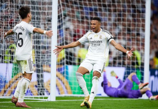 קיליאן אמבפה חוגג עוד שער (צילום: Quality Sport Images)