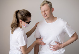 בדיקת רופא, מחלת כליות. אילוסטרציה (צילום: FREEPIK)