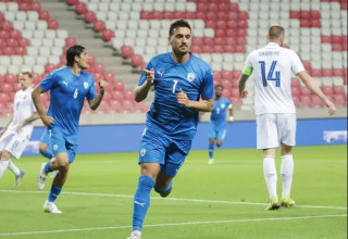 ירדן שועה במדי נבחרת ישראל (צילום: אודי ציטיאט)