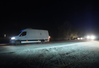 כוחות משטרה מלווים את ארונו של החטוף החלל (צילום: דוברות המשטרה)