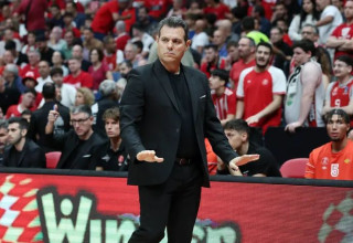 לא רוצה לדבר על השופטים. איטודיס (צילום: דני מרון)