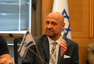 הבישוף רוברט סטרנס (צילום: דודו קורן)