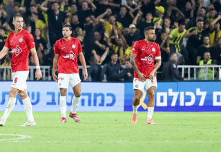 שחר פיבן, אנדריאן קרייב, צ'יקו שחקני הפועל תל אביב מאוכזבים (צילום: דני מרון)