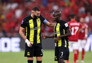 אנגולו קאנטה במדי אל איתיחאד לצד קארים בנזמה (צילום: אימג'בנק  GettyImages, Robbie Jay Barratt - AMA)