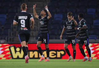 יונתן כהן שחקן הפועל פתח תקוה חוגג שער (צילום: מאור אלקסלסי)