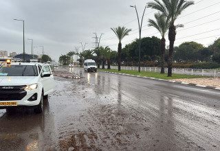 בוץ באשקלון בעקבות הגשמים העזים (צילום: עיריית אשקלון)