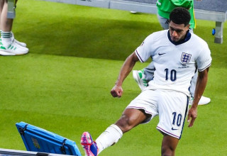 בלינגהאם כועס בחילוף (צילום: צילום מסך, X (טוויטר))