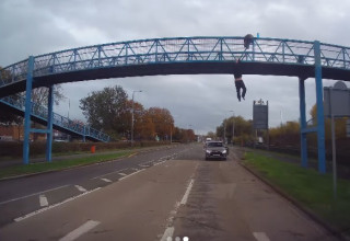 מצלמת הרכב של מאט ג'ונסון (צילום: צילום מסך אינסטגרם)