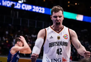 זה עדיין לא אומר שתראו אותו בפיינל פור עם באיירן מינכן. אנדי אובסט, גירסת הנבחרת (צילום: אתר רשמי, FIBA)