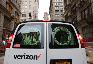 ורייזון (צילום:  REUTERS/Andrew Kelly)