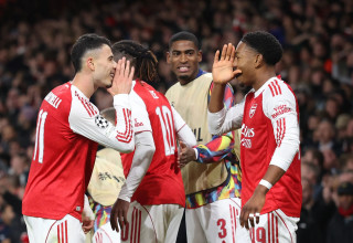 גבריאל מרטינלי לצד מיילס לואיס סקלי, ארסנל (צילום: GettyImages)