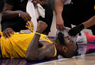 לברון ג'יימס שחקן לוס אנג'לס לייקרס (צילום: Michael Owens)