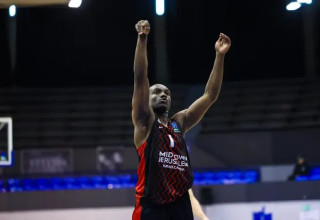 אולימפיאקוס מחכה לו? ג'ארד הארפר (צילום: אתר רשמי, מיכל בן גיגי, הפועל ירושלים)