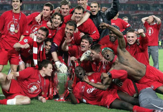 ליברפול חוגגת את הזכייה בליגת האלופות 2005 (צילום: Richard Sellers/Allstar)