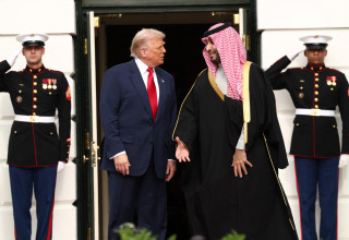 דונלד טראמפ, מוחמד בן סלמאן (צילום: REUTERS/Kevin Lamarque)