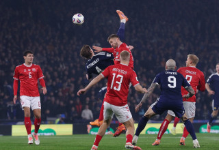 שחקן נבחרת סקוטלנד סקוט מקטומיניי (צילום: רויטרס)