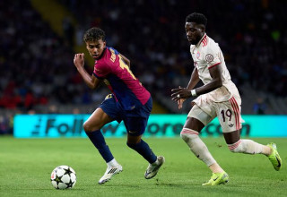 לאמין ימאל מול אלפונסו דייויס (צילום: Gettyimages)