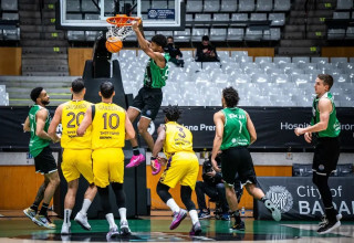 הפועל חולון נגד בדאלונה (צילום: פיב"א, האתר הרשמי של ליגת האלופות)