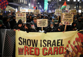 הגנה אנטי-ישראלית בבולוניה לפני משחק מכבי תל אביב (צילום: רויטרס)