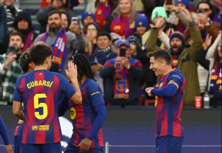 חגיגה מהירה. לבנדובסקי (צילום: רויטרס)