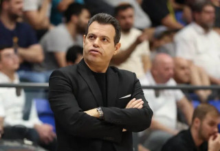 איטודיס לא אהב את כל מה שהוא ראה משחקניו (צילום: דני מרון)