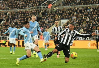 שר מתקל את פודן (צילום: GettyImages)