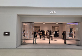 סניף זארה בקניון עופר רחובות (צילום: אסף לוי)