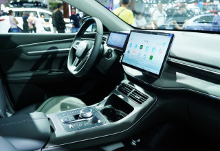 מסך מסתובב. הנהגים התלהבו אך לא השתמשו  (צילום: שאטרסטוק)