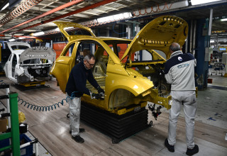 ייצור רכבים (צילום:  MARCO BERTORELLO / AFP via Getty Images)